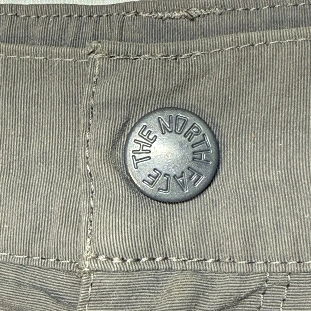 The North Face Mens XXXL Dark Gray Nylon Cargo Hiking Shorts 8 Inseam 46 Waist